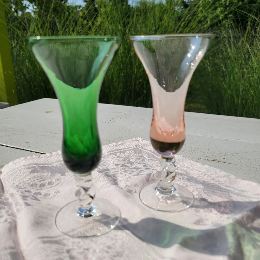 Cordial Glasses ~ Shot Glasses ~ Set of 4 (2 are chipped) FINAL PRICE ITEM!